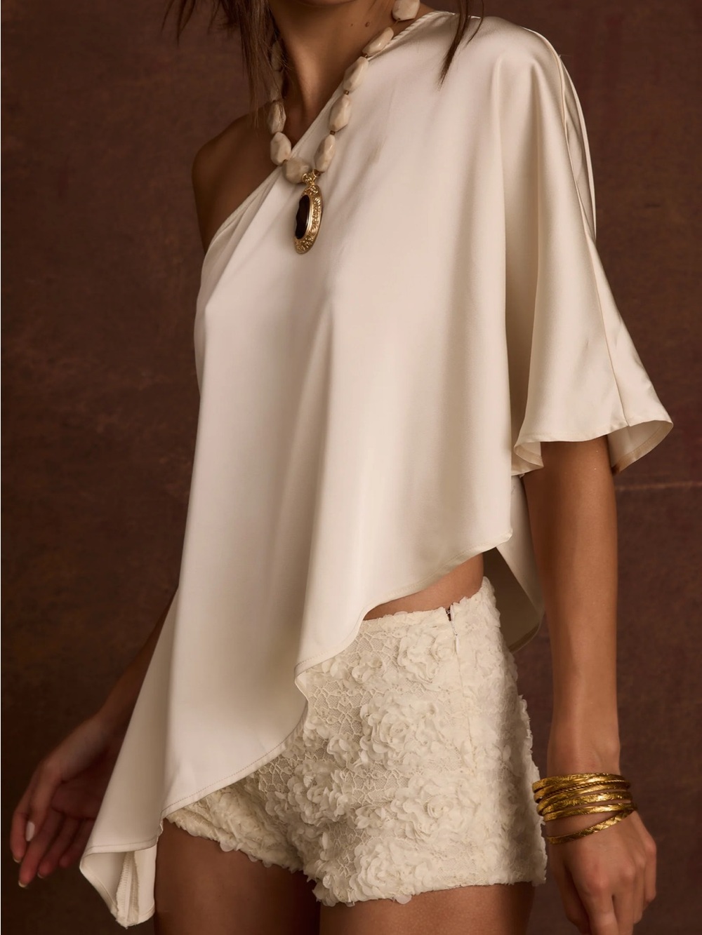 12th Tribe Anya Ivory One Shoulder Asymmetric Top - Picture 4 of 13